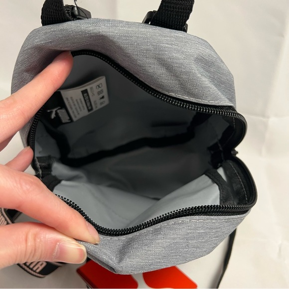Puma Mini Convertible backpack crossbody Commuter Super Mini Crossbody Grey NWT - Picture 7 of 12